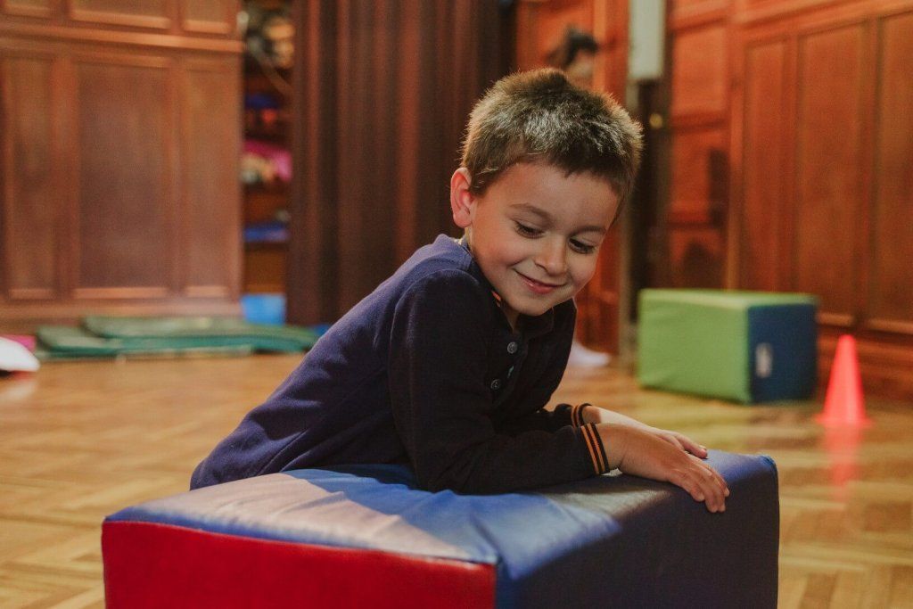 Niño riendo