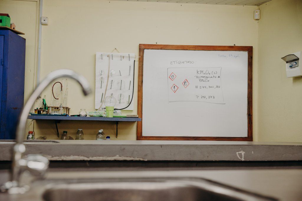 Laboratorio de química y biología