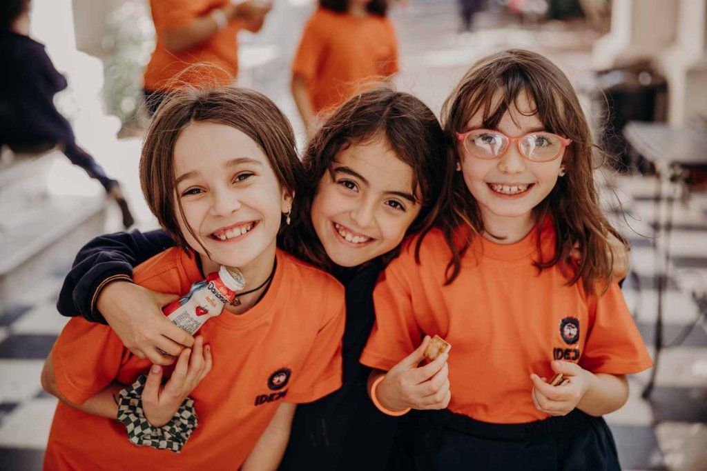 Niñas sonriendo